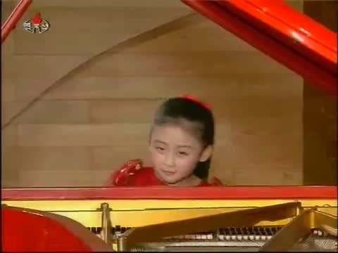 موسیقی کره شمالی: أساتید زیر 10 سال پیانو!