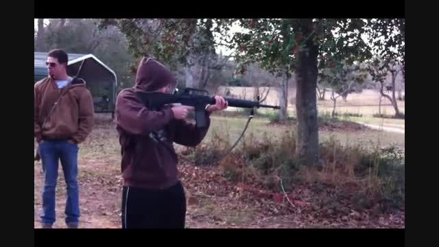 شلیک های دیدنی با تفنگ M۱۶-A۲