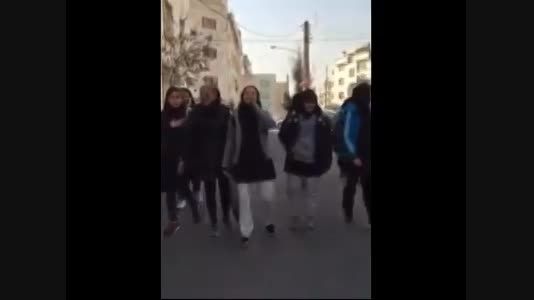حرکت عجیب دخترای ایرانی تو خیابون