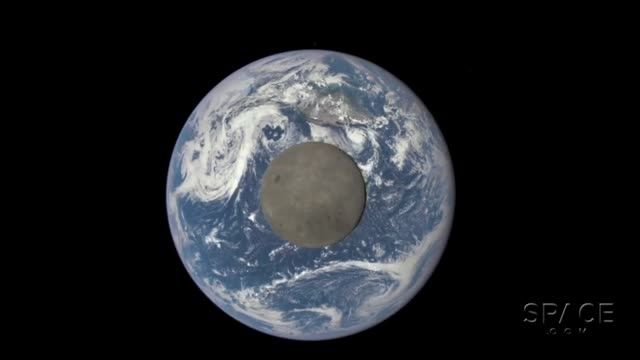 تایم لپس گذر ماه از مقابل زمین