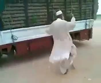 رقص پیرمرد افغان