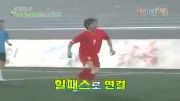 لی سونگ گی فوتبال بازی می کنه 1N2D