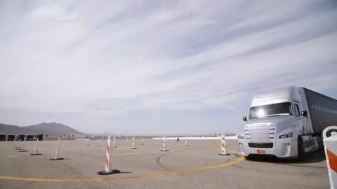 رانندگی با اولین کامیون خودران جهان