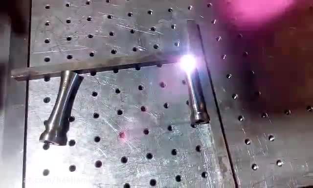 حکاکی لیزری قطعات صنعتی ( سطحی ) در کارگاه حکاکی حمید