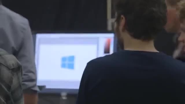 مراحل ساخت تصویر پیشفرض ویندوز 10 توسط مایکروسافت