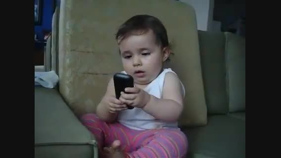 صحبت بچه با موبایل