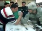 مچ اندازی عراقی و سرباز خارجی
