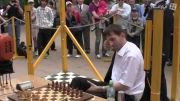 شطرنج دوستانه انسان در برابر روبات