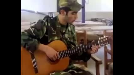 اجرای اهنگ غمگین وفوق العاده زیبا توسط یک**سرباز**