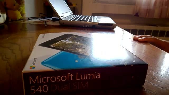 آنباکسینگ مایکروسافت لومیا 540