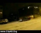 سر خوردن ماشین در خیابان  یخزده