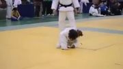 مسابقه کاراته بین دو بچه کوچولو خیلی بانمکن:)