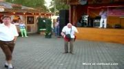 رقص باحال مرد در خیابان!!!!!
