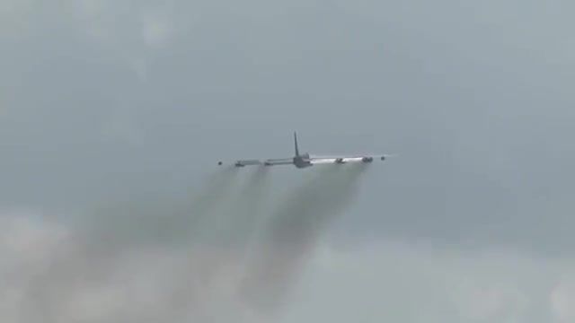 B-52 بهترین بمب افکن جهان
