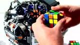 روبات اسباب،بازی رکورد حل مکعب روبیک را شکست