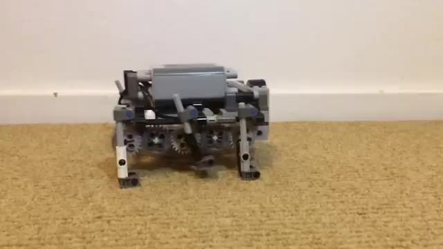 ربات حرکتی ساخت شده با لگو!