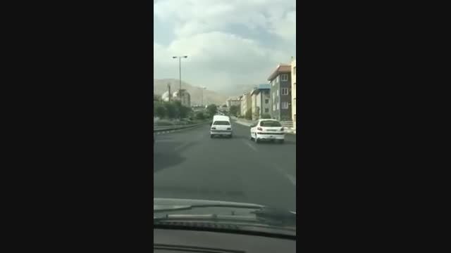 رانندگی با کاپوت باز در تهران