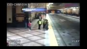 دعوای وحشتناک دو دختر در ایستگاه مترو...
