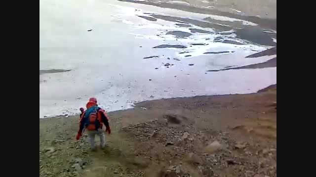 علم کوه 1390 - فرود از مسیر سیاه سنگها - حامد رزاقی
