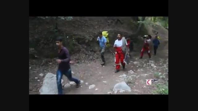 تلاش نجاتگران غواص هلال احمر برای یافتن قریق آبشار لوه