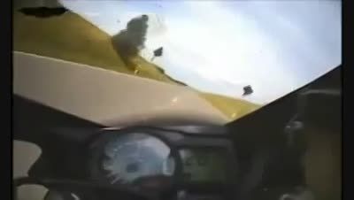 سرکار گذاشتن پلیس با سرعت ٣٠٠ کیلومتر در ساعت