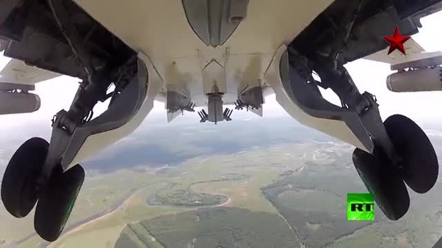 تمرین جنگنده سوخو 24 روسیه برای حمله به داعش