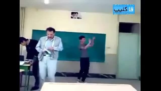 وقتی تو ایران معلم روشو بر میگردونه