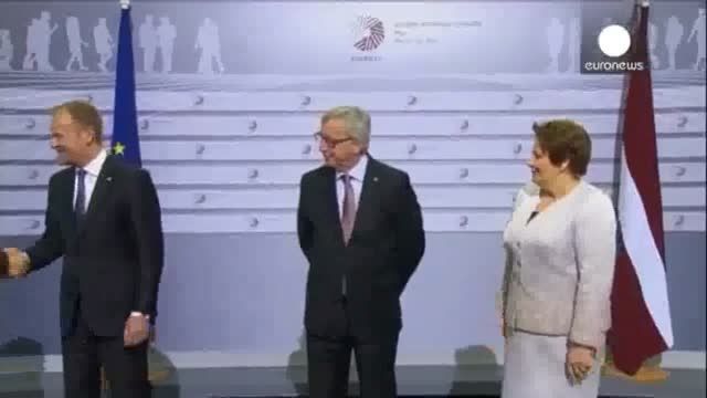شوخی غیر عادی رییس کمیسیون اروپا با نخست وزیر مجارستان