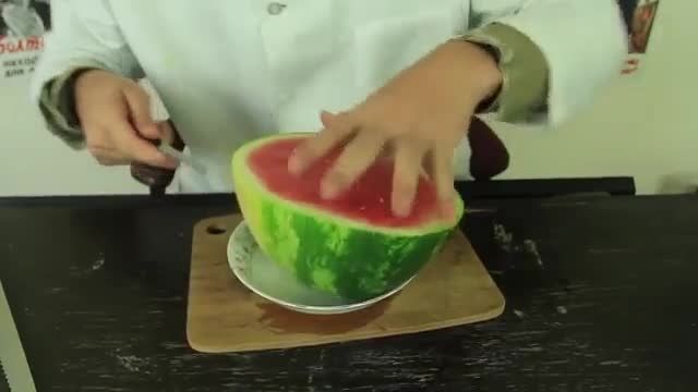 روش صحیح خوردن هندوانه