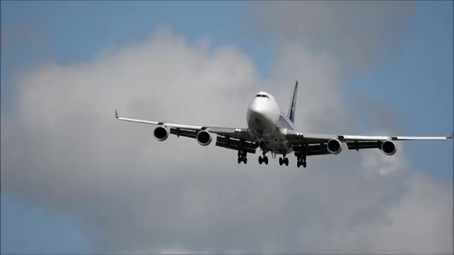فرود سخت بوئینگ 777 در طوفانی با سرعت 75 مایل در ساعت