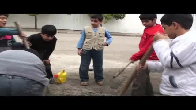 مشارکت فعال شاگردان در ساخت حوضچه لاكپشت در مدرسه حکمت