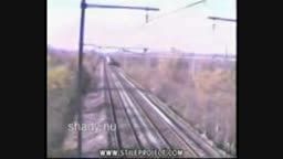 حرکت خطرناک و خنده دار با قطار
