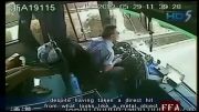 از خود گذشتگی راننده اتوبوس در چین