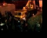 لحظه سقوط جرثقیل در حضور شهردار تهران