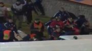 کتک کاری خفن فوتبالیستها در وسط میدان