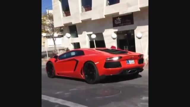 Lamborghini aventador in aras