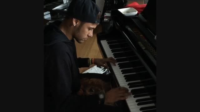 پیانو زدن نیمار