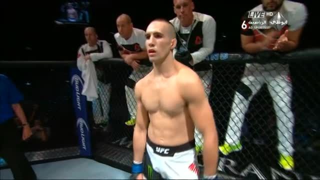 UFC 189 Lawler vs MacDonald 2 - Round 1 - CHAMPIONSHIP