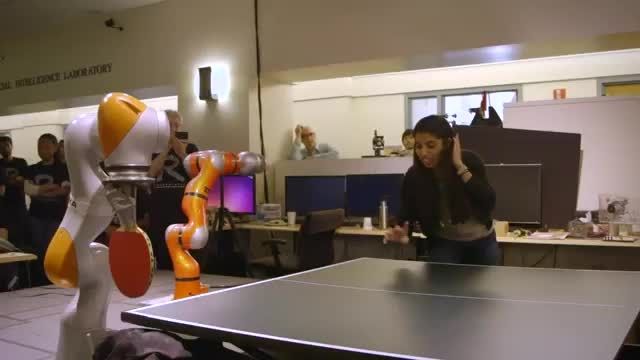 روبات هایی که می توانند پینگ پنگ بازی کنند