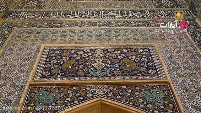 مسجد جامع مظفری کرمان با ایوانی پر نقش و نگار