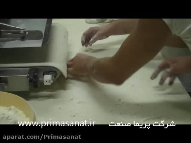 فرم دادن نان به صورت حلقه