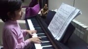 پیانو زنی مریم کوچولو