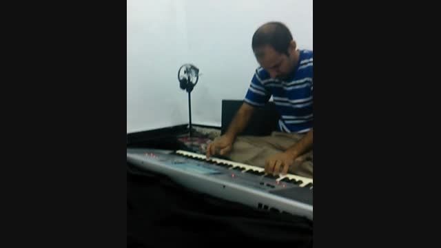 پیانو:محمدرضااسماعیلی ،آوازوتنبک:رسول دیناروند