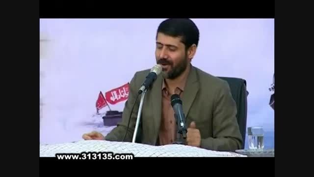 چرا امام خمینی را می زنند ؟