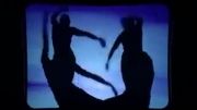 یک ویدیو بسیار زیبا از رقصیدن با سایه