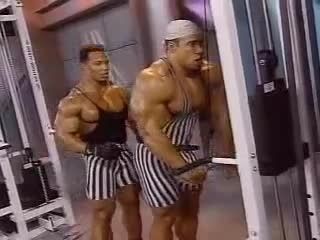 Shawn Ray and Kevin Levrone training triceps