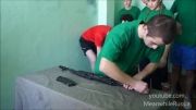 سرعت باز و بسته کردن AK-47 توسط دانش آموزان روسی