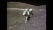 زمین خوردن فضانورد روی ماه