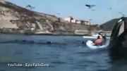 حمله   نهنگ بزرگ به قایق!!!