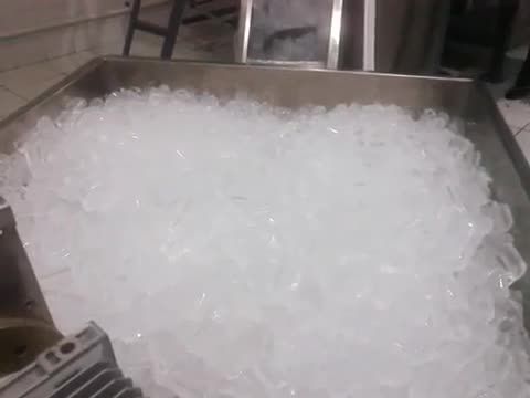 کارخانه تولید یخ خوراکی بسته بندی شده